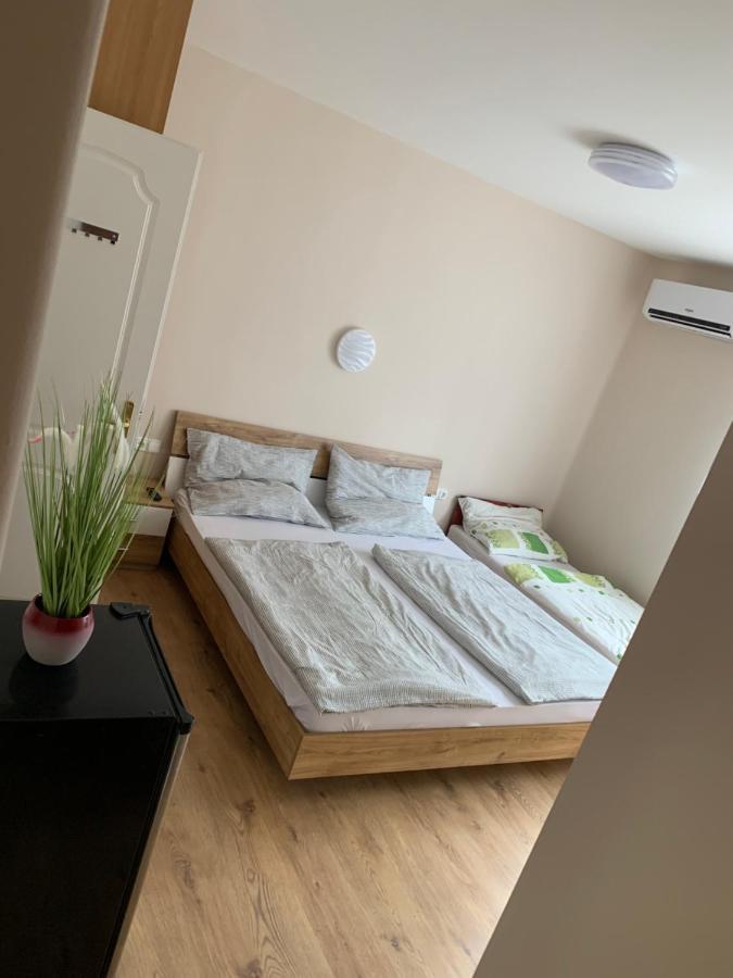 Zsuzsa Apartman Hajdúszoboszló Exteriör bild