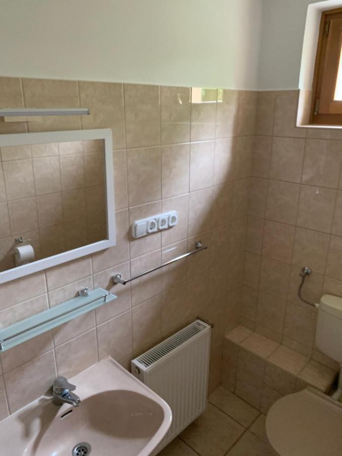 Zsuzsa Apartman Hajdúszoboszló Exteriör bild