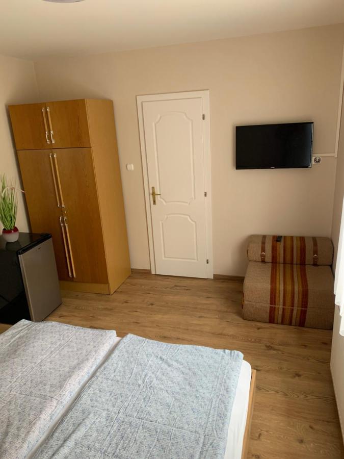 Zsuzsa Apartman Hajdúszoboszló Exteriör bild