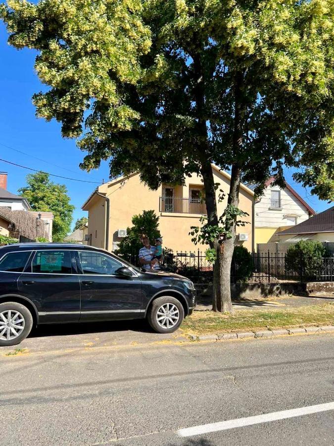 Zsuzsa Apartman Hajdúszoboszló Exteriör bild