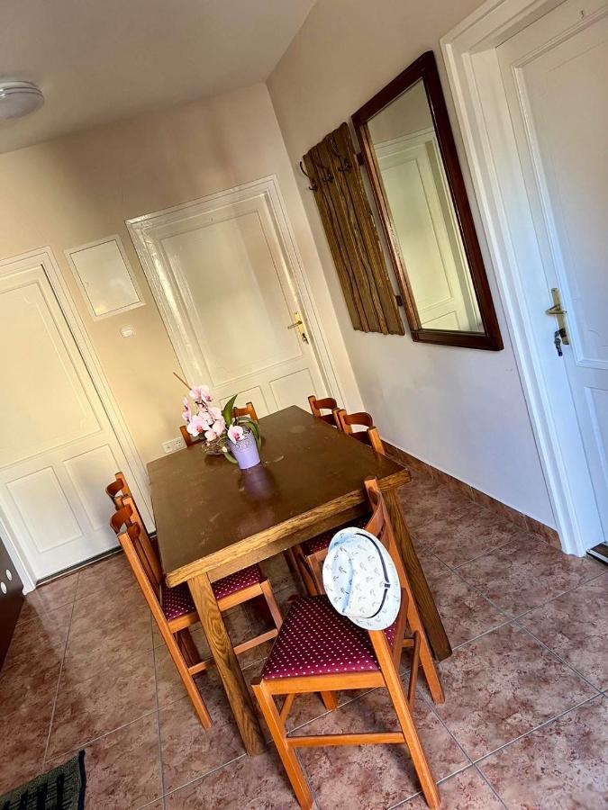 Zsuzsa Apartman Hajdúszoboszló Exteriör bild