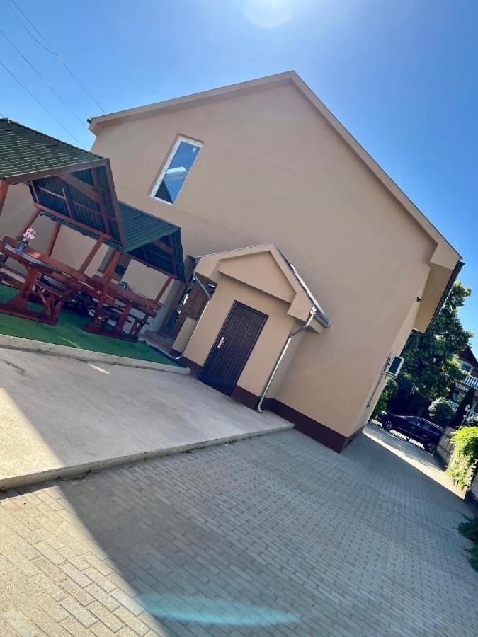 Zsuzsa Apartman Hajdúszoboszló Exteriör bild