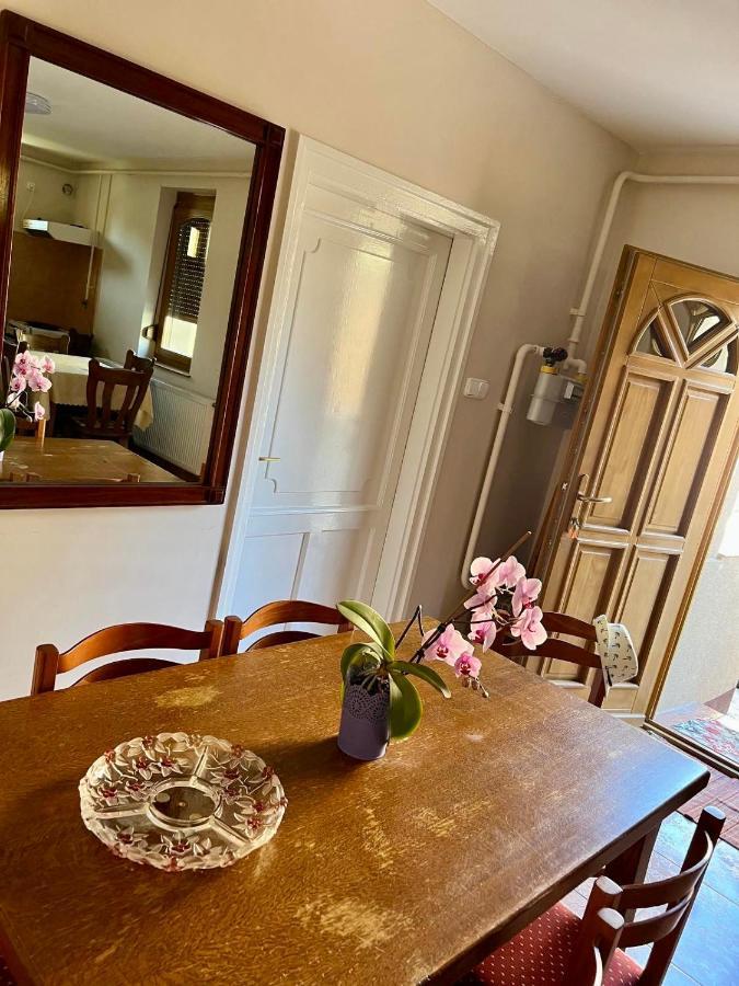 Zsuzsa Apartman Hajdúszoboszló Exteriör bild