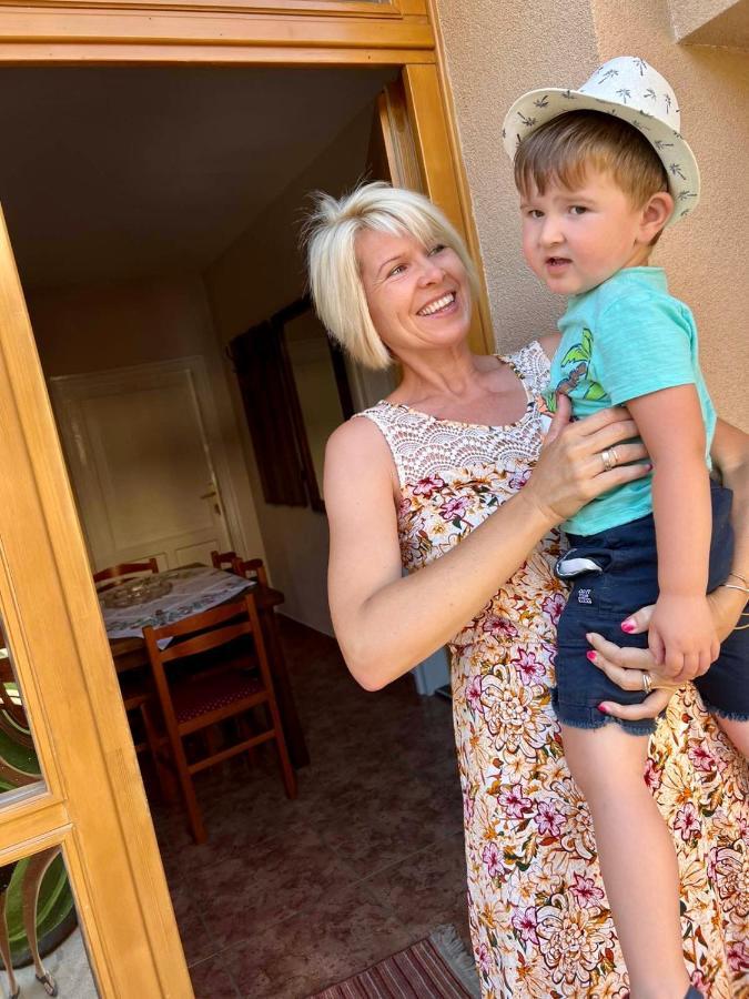 Zsuzsa Apartman Hajdúszoboszló Exteriör bild