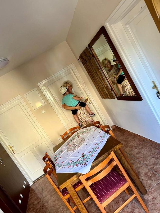 Zsuzsa Apartman Hajdúszoboszló Exteriör bild