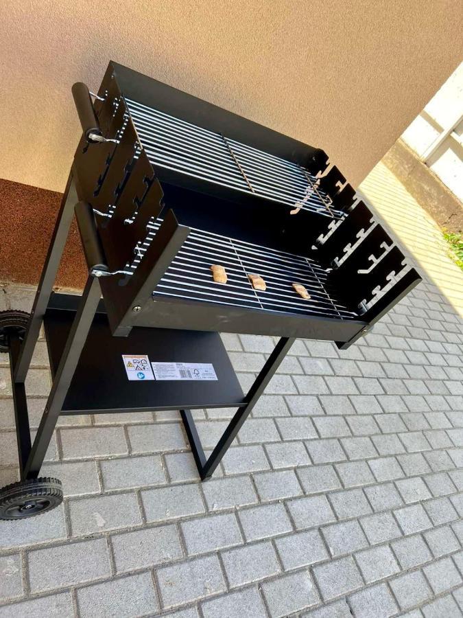 Zsuzsa Apartman Hajdúszoboszló Exteriör bild